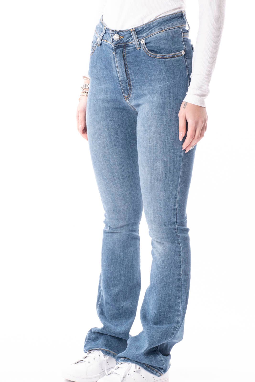 P24---klixs jeans---1500()ACCELESTE.JPG